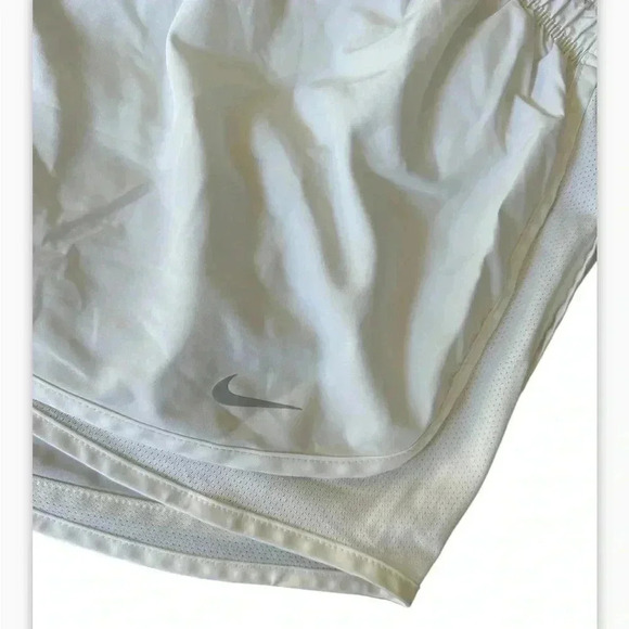 Nike Women’s Dri-Fit Athletic Lightweight Running Sportswear Lined Gym Shorts XL - Picture 8 of 9